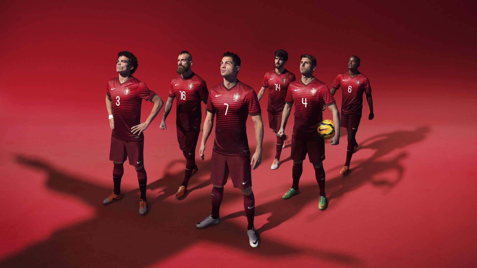 青少年足球与篮球交叉培训，促进青少年体育多元化发展，青少年足球培训教案